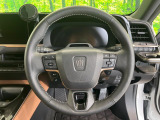 【純正革巻きステアリング】上質な革を使用することで、手にしっかり馴染みとても運転しやすいハンドルです♪