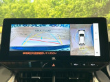 【パノラミックビューモニター】専用のカメラにより、上から見下ろしたような視点で360度クルマの周囲を確認することができます☆死角部分も確認しやすく、狭い場所での切り返しや駐車もスムーズに行えます。