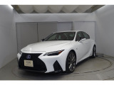 レクサス車らしい細部までこだわった高級感と見る人を一目で虜にするエモーショナルな魅力を持ち合わせております。