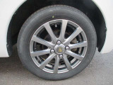 車の事をあまり詳しくない、女性やご年配の方にも親切&分かりやすいご説明を致します。もちろん運転免許を取って間もない初心者の方も大歓迎です。ご不明な点や分からない事は、お気軽に何でもお聞き下さい。