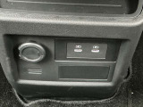 USBの充電接続ポートもあります。