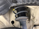 お車を安心してお乗りいただく為には、足回りの定期点検が欠かせません。サービスサポート(有償保証)では無料点検もご提供しており、安心のカーライフをお過ごしいただけるサポート体制が整っています。