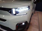 メーカー保証 AppleCarPlay バックカメラ アダクティブクルーズコントロール 前後ソナー LEDヘッドライト 電動パーキング レーンキープ USBポート 両側スライドドア ステアリングヒーター