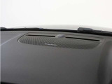 【harman/kardon】世界のオーディオファン垂涎のプレミアムサウンドシステムを搭載。原音に近い音場空間を忠実に再現。乗る人すべてに最良の音響体験を提供します。