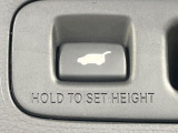 【パワーバックドア】スマートキーや運転席のボタンを押すだけでリアゲートが自動で開閉します!荷物を持っている時や、高い位置にあるバックドアを閉める際に便利な機能です♪