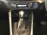 温度を設定すれば、自動で車内の温度管理をしてくれる優れものです♪ATミッションで運転楽々