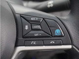 ◆アダプティブクルーズコントロール◆予め設定した車速内でクルマが自動的に加減速。前走車との適切な車間距離を維持しながら追従走行します。