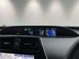 メーターが運転席から見やすいインパネ中央部に配置してるので走行中の視線移動が少なく快適です。