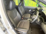 運転席シート廻りは使用感も少なく、良好な状態となっています。前オーナー様が丁寧に使っていたことがよくわかりますね。