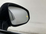 ウインカーミラーにはBSM(ブラインドスポットモニター)を搭載。隣を走る車両が死角に入るとLEDインジケーターを点灯。また、ウィンカーを出すとインジケーターも光って点滅!注意を促してくれます
