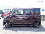 国の指定を受けた自社工場で、整備士が車検と点検整備を行っております。