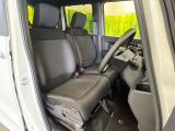 運転席シート廻りは使用感も少なく、良好な状態となっています。丁寧に使われていたことがよくわかりますね。