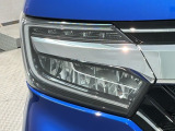 LEDヘッドライトは、点灯の瞬間から最大光量を発揮し、突然暗くなるトンネルなどでの安定感を高めます。