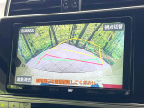 【バックカメラ】駐車時に後方がリアルタイム映像で確認できます。大型商業施設や立体駐車場での駐車時や、夜間のバック時に大活躍!運転スキルに関わらず、今や必須となった装備のひとつです!