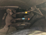 お車を安心してお乗りいただく為には、足回りの定期点検が欠かせません。サービスサポート(有償保証)では無料点検もご提供しており、安心のカーライフをお過ごしいただけるサポート体制が整っています。