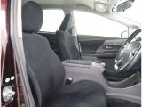 【フロントシート】運転しやすいドライバーズコックピット!ドライブが楽しくなります。