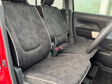 運転席まわりには十分なスペースがあり、大柄な方でもゆったり運転していただける環境です。