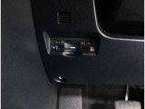 ETC!料金所も止まる事無くスイスイです!窓を開ける必要も無いので雨や花粉、排気ガスの浸入もありません!今や必需品ですネ!