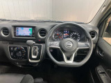 スッキリした運転席まわりでフロントガラスも大きく前方の視界が見やすいので運転しやすいです!