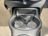 運転席・助手席のドリンクホルダーです
