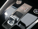 ご来店の場合、ローン審査はとても簡単です。ローンの本申し込みも運転免許証とキャッシュカードがあれば、金融機関お届け印はご不要です。