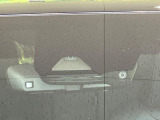 【トヨタセーフティセンス】走行中に前方の車両等を認識し、衝突しそうな時は警報とブレーキで衝突回避と被害軽減をアシスト。より安全にドライブをお楽しみいただけます。