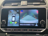 【アラウンドビューモニター】車を上から見下ろしているかのような映像で周囲の状況がひと目で確認、狭い駐車場に駐車するときも安心です♪