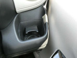 運転席側にあるドリンクホルダーです。
