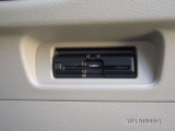 ETCは運転席の下側に装備されています