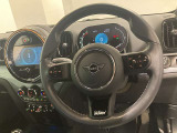 また、MINI正規認定中古車は、エマージェンシーサービスが自動付帯。24時間365日、皆様のカーライフをサポートいたします。確かな安心のうえで、「駆けぬける歓び」をご堪能ください。