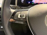 マルチファンクションステアリングです。ワンタッチで追従機能を作動させることが可能です。