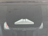 【トヨタセーフティセンス】走行中に前方の車両等を認識し、衝突しそうな時は警報とブレーキで衝突回避と被害軽減をアシスト。より安全にドライブをお楽しみいただけます。