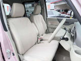 運転席シート廻りは使用感も少なく、良好な状態となっています。前オーナー様が丁寧に使っていたことがよくわかりますね。