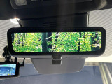 【デジタルインナーミラー】後席の大きな荷物や同乗者で後方が確認しづらい時でも安心!カメラが撮影した車両後方の映像をルームミラー内に表示。クリアな視界で状況の確認が可能です!