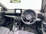 運転席まわりです。 各操作スイッチは使いやすい位置に配置されてます。