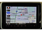 スズキ純正8インチメモリーナビ付きです。