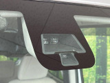 【三菱e-Assist】走行中に前方の車両等を認識し、衝突しそうな時は警報とブレーキで衝突回避と被害軽減をアシスト。より安全にドライブをお楽しみいただけます。