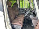 運転席シート廻りは使用感も少なく、良好な状態となっています。丁寧に使われていたことがよくわかりますね。