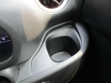 運転席で使用できるドリンクホルダーです。