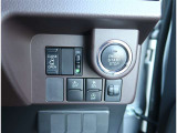 【片側電動スライドドア】ワイヤレス連動式なので遠隔操作ができ大きい荷物もっていても楽々開閉ができます♪とっても便利な機能です