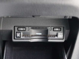 広がる運転支援サービスETC2.0搭載。全国の高速道路に設置されたITSスポットと双方向通信を図り、広域な道路交通情報や安全運転をサポートする情報を得て、音声やナビ画面上にタイムリーにお知らせします。