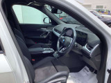 正規ディーラーのBMW専門メカニックが360&deg;納車前点検を徹底的にチェックいたします。点検整備料は車両価格に含まれ、法令12カ月点検が必要な場合も車両価格に含まれます。