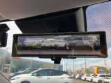 インテリジェントルームミラー☆カメラの映像を映すことで荷物や人が乗っていても後方視界を確保できます☆