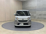 お車購入のポイントとなるフロントマスクです!かわいらしい目つきが印象的なデザインのヘッドランプです。
