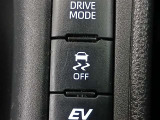 VSC(滑りやすい路面での横滑りを抑え車両の安定性を保つための機能)搭載ですが、雪道などから脱出する時はOFFすると脱出しやすくなる場合があります