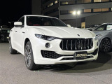レヴァンテ 3.0 4WD 本革シート