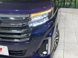 【LEDヘッドライト】悪天候や夜間走行時も良好な視界を確保し安心して運転できる高輝度LEDヘッドライトを装備!点灯速度が早く、消費電力も抑えられています。