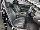 フロントシートです!!セパレートシートなのでお尻をしっかりホールド!!スポーティな運転にも最適です!!