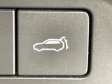 【パワーバックドア】スマートキーや運転席のボタンを押すだけでリアゲートが自動で開閉します!荷物を持っている時や、高い位置にあるバックドアを閉める際に便利な機能です♪