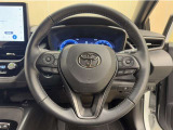 ステアリングスイッチ搭載!手を離さずに手元のスイッチでさまざまな操作が可能。運転中、視線をそらさなくても操作ができて安全です!